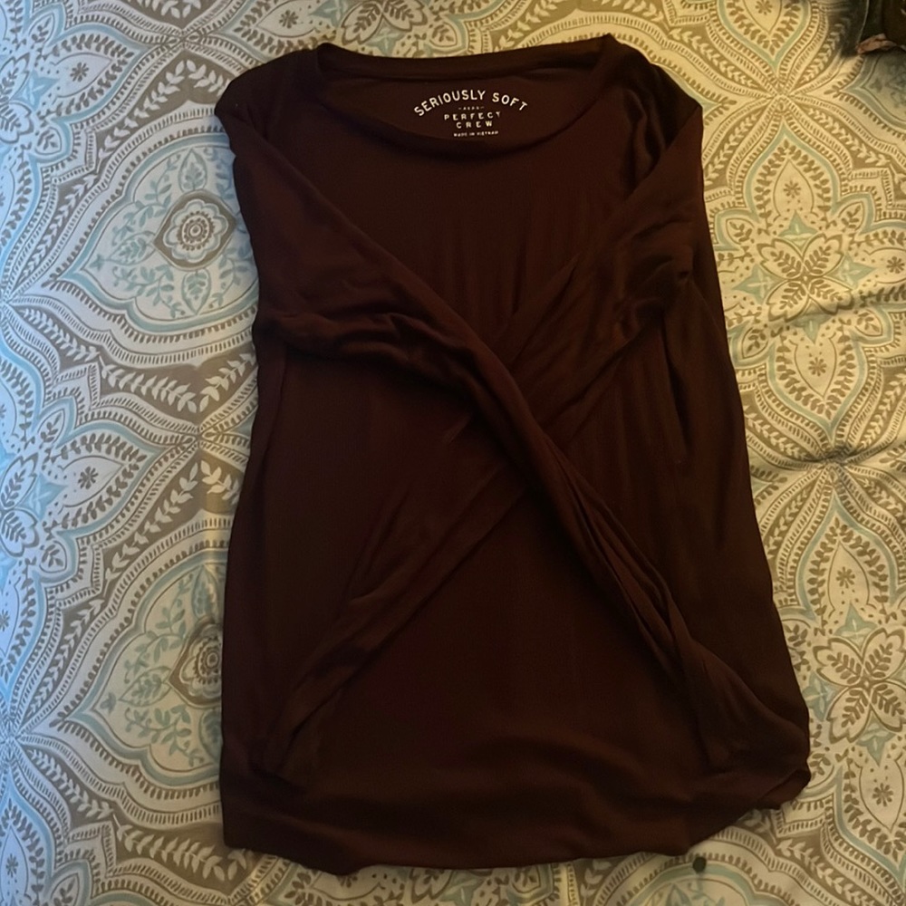 burgundy ribbed long sleeve shirt!